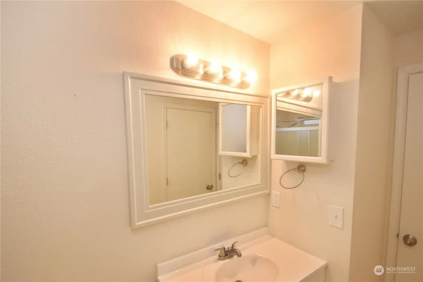 Property photo for 600 Salal Street, Oak Harbor photo 13