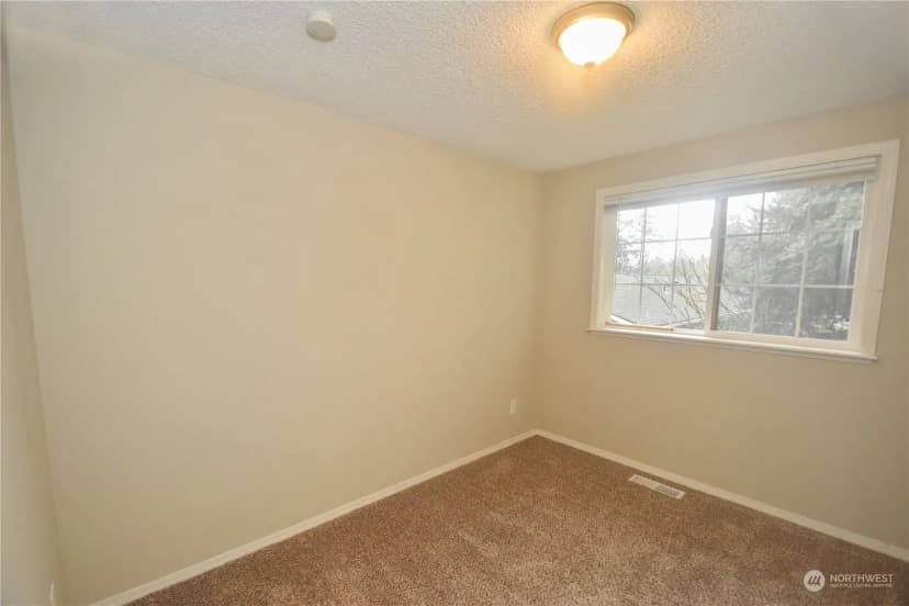 Property photo for 600 Salal Street, Oak Harbor photo 8