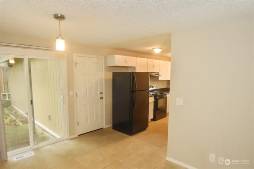 Property photo for 600 Salal Street, Oak Harbor photo 4