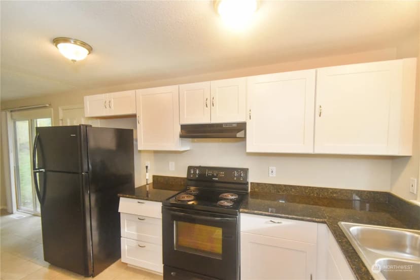 Property photo for 600 Salal Street, Oak Harbor photo 6