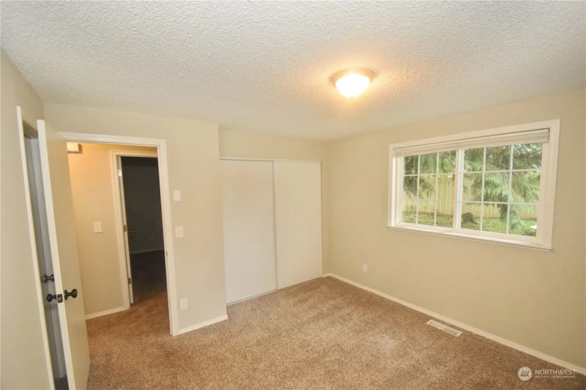 Property photo for 600 Salal Street, Oak Harbor photo 15