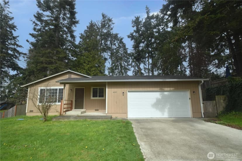 Property photo for 600 Salal Street, Oak Harbor