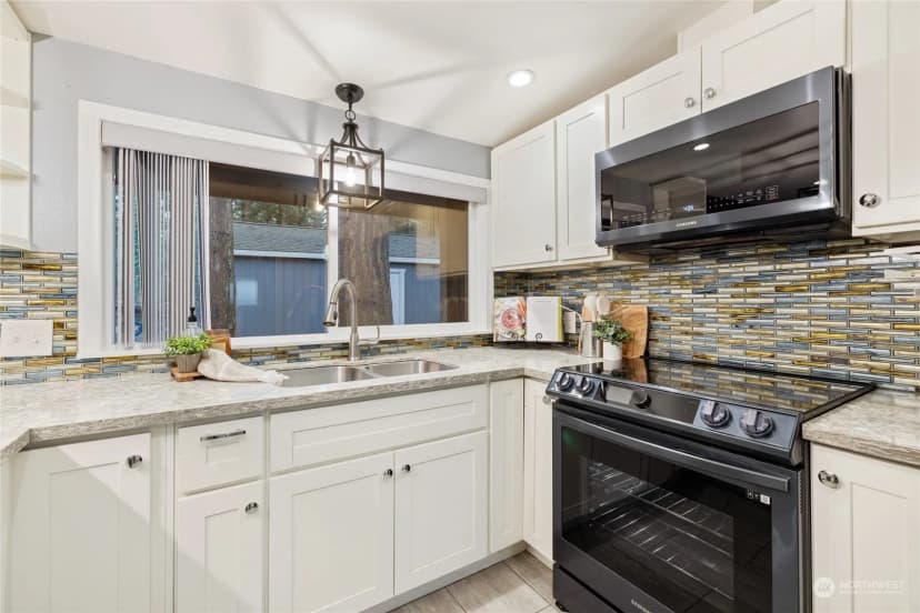 Property photo for 1305 Sw 310th Street, Federal Way photo 15