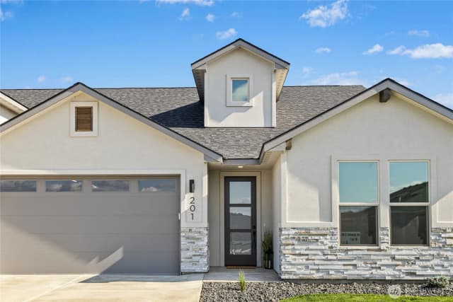 Property photo for 201 E Chinook Road, Ellensburg photo 3