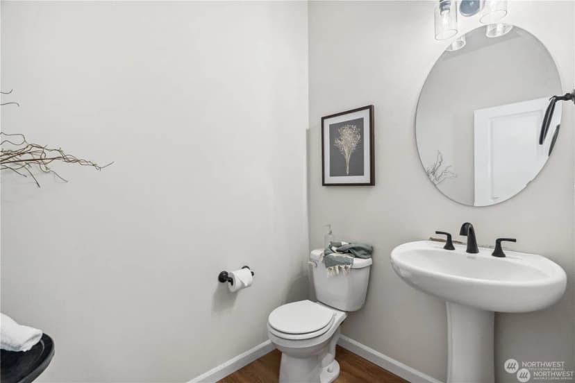 Property photo for 1422 60th Avenue Ne, Tacoma photo 14