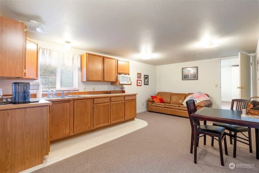 Property photo for 1304 145th Place, Long Beach photo 29
