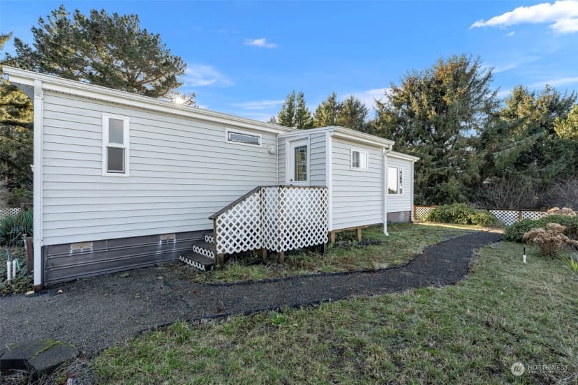 Property photo for 1304 145th Place, Long Beach photo 35