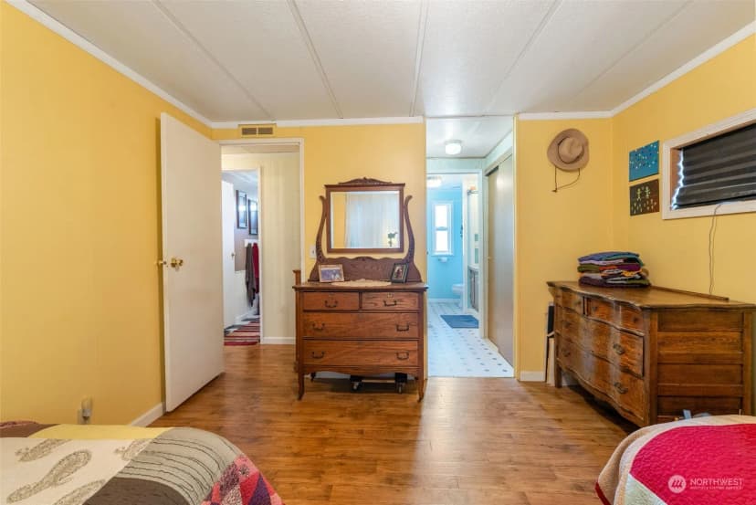 Property photo for 1304 145th Place, Long Beach photo 14