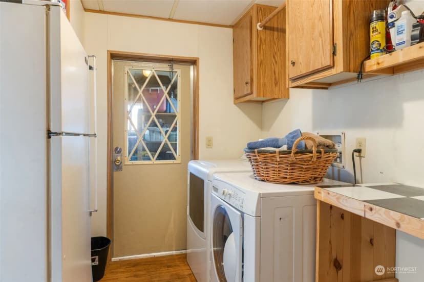 Property photo for 1304 145th Place, Long Beach photo 10