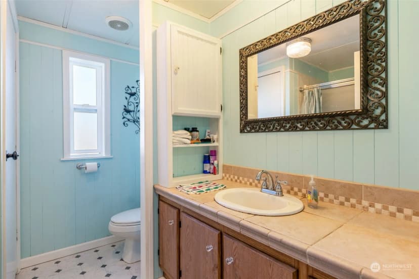 Property photo for 1304 145th Place, Long Beach photo 15