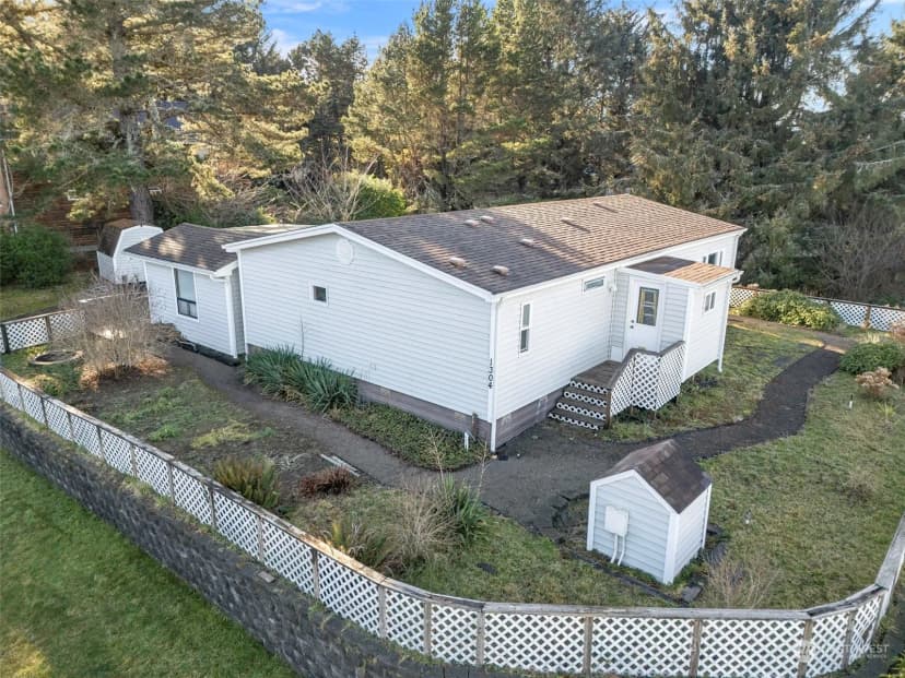Property photo for 1304 145th Place, Long Beach photo 38