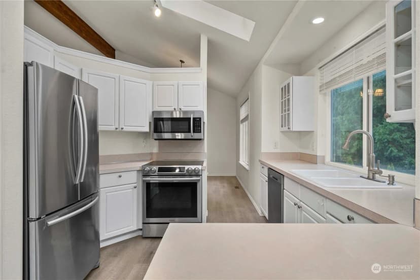 Property photo for 315 San Mar Drive Ne, Olympia photo 12