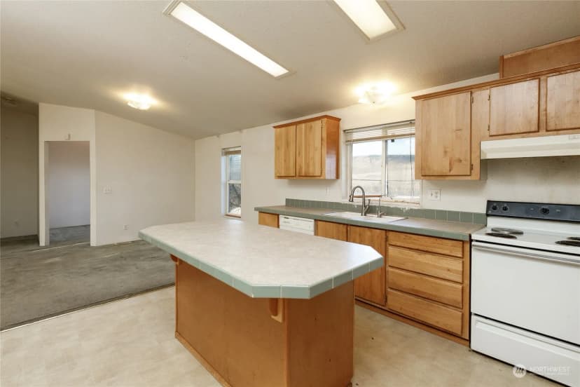 Property photo for 126 Lincoln Avenue, Electric City photo 18