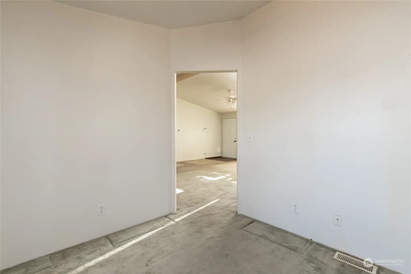 Property photo for 126 Lincoln Avenue, Electric City photo 22