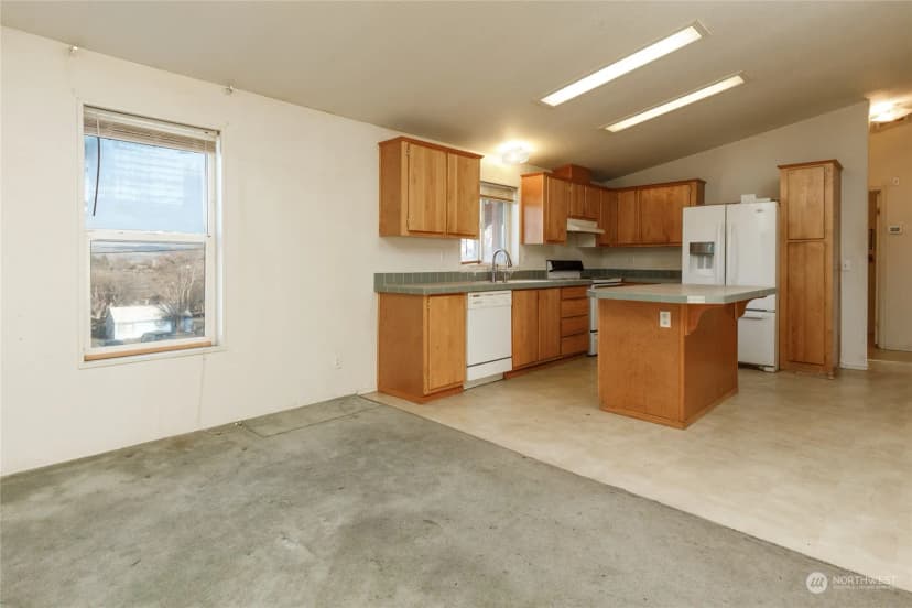 Property photo for 126 Lincoln Avenue, Electric City photo 17