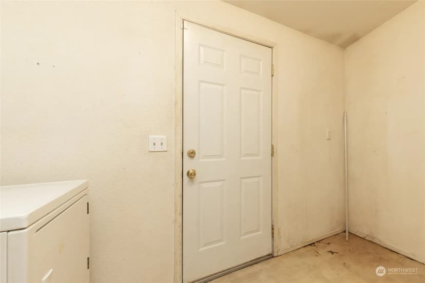 Property photo for 126 Lincoln Avenue, Electric City photo 35