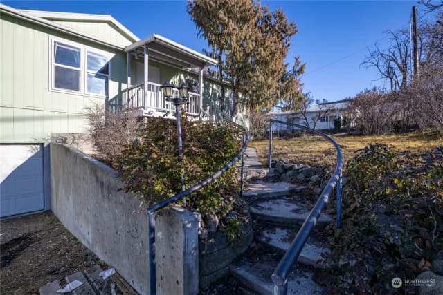 Property photo for 126 Lincoln Avenue, Electric City photo 2