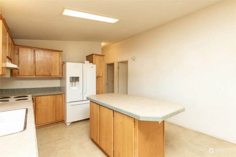 Property photo for 126 Lincoln Avenue, Electric City photo 19