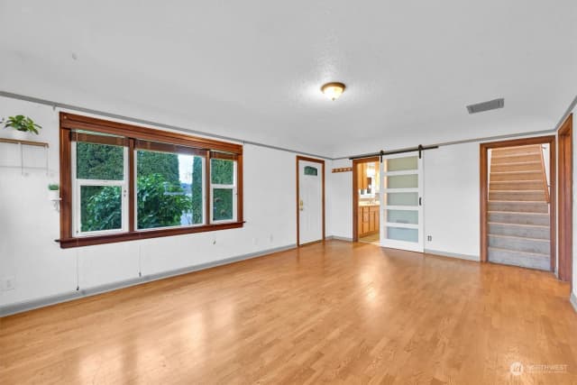 Property photo for 1706 E Pioneer Way, Puyallup photo 4
