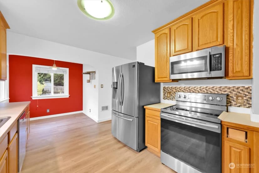 Property photo for 1706 E Pioneer Way, Puyallup photo 7