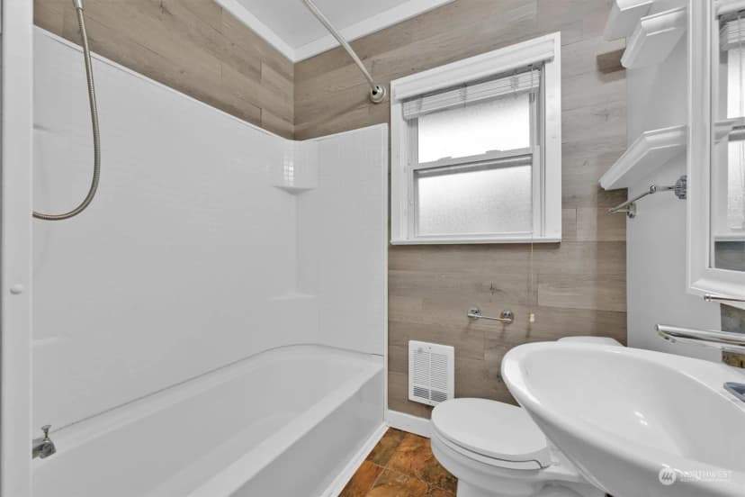 Property photo for 1706 E Pioneer Way, Puyallup photo 17