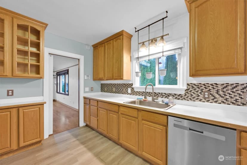 Property photo for 1706 E Pioneer Way, Puyallup photo 11