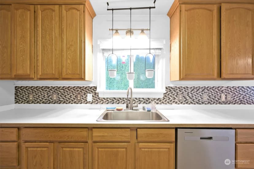 Property photo for 1706 E Pioneer Way, Puyallup photo 12