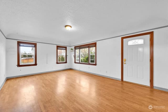 Property photo for 1706 E Pioneer Way, Puyallup photo 5