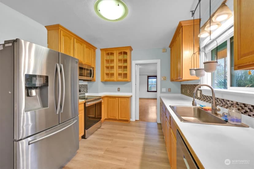 Property photo for 1706 E Pioneer Way, Puyallup photo 10