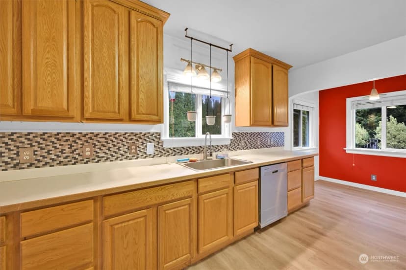 Property photo for 1706 E Pioneer Way, Puyallup photo 8