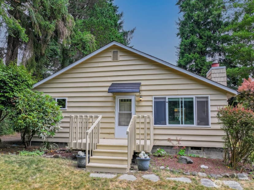 Property photo for 3212 Rocky Point Road Nw, Bremerton photo 2