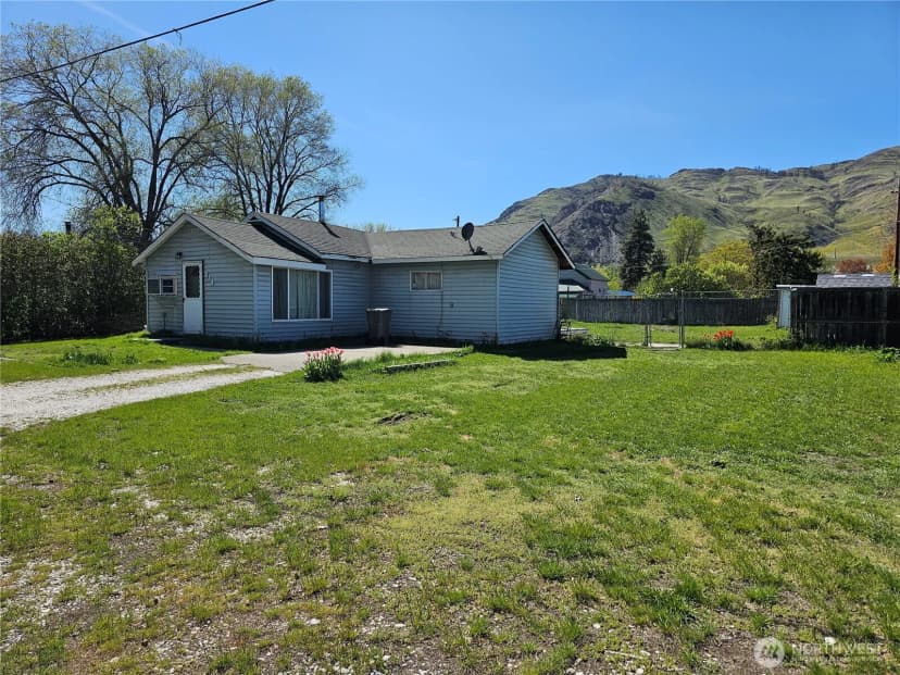 Property photo for 214 Main Street, Oroville photo 3