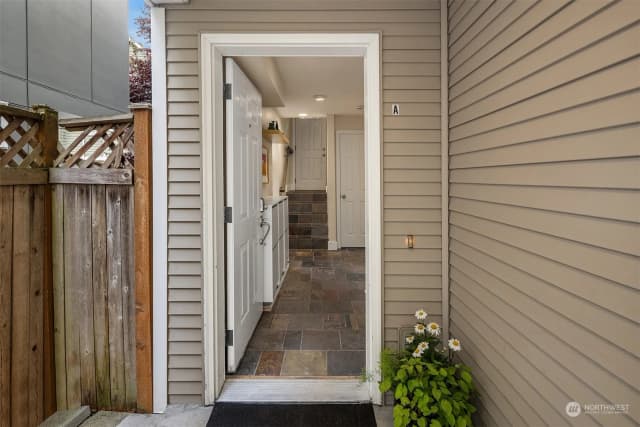 Property photo for 8523 Midvale Avenue N #a, Seattle photo 2
