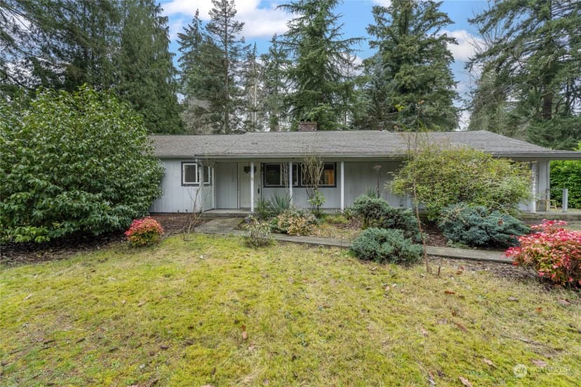 Property photo for 12624 Glenwood Avenue Sw, Lakewood photo 2