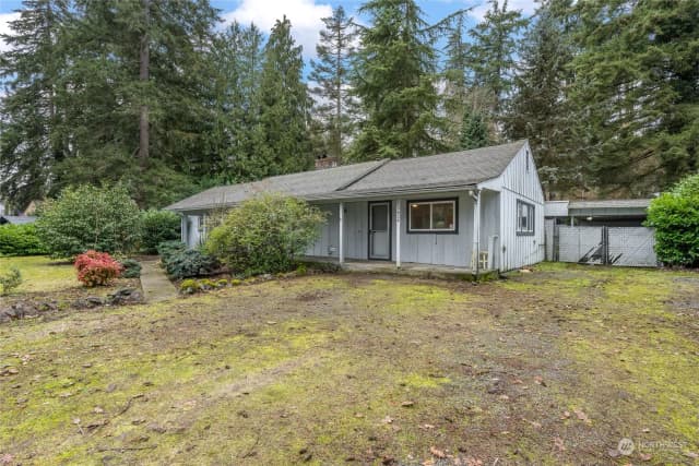 Property photo for 12624 Glenwood Avenue Sw, Lakewood photo 3