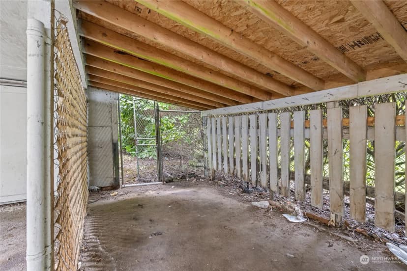Property photo for 12624 Glenwood Avenue Sw, Lakewood photo 28
