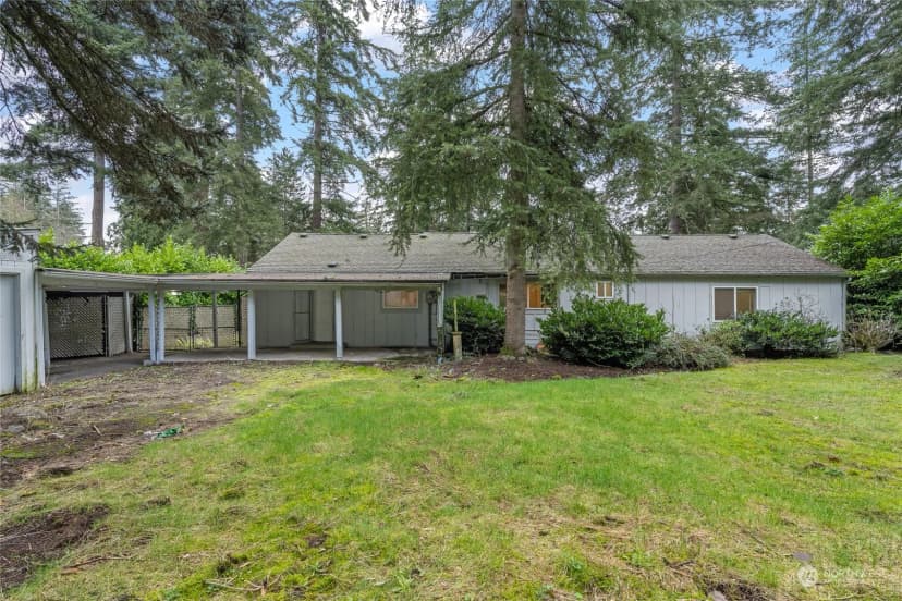 Property photo for 12624 Glenwood Avenue Sw, Lakewood photo 30