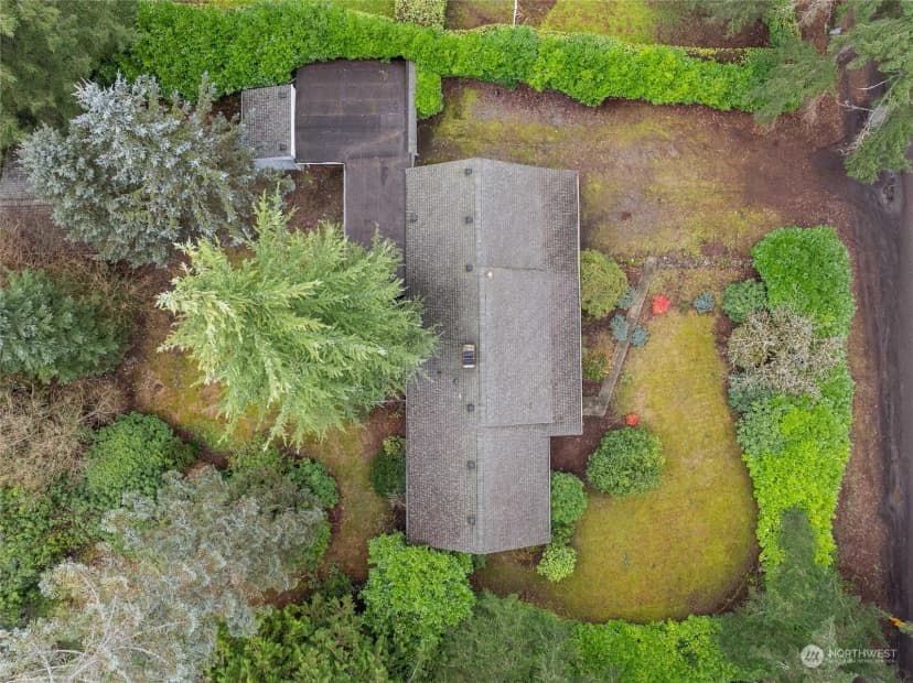 Property photo for 12624 Glenwood Avenue Sw, Lakewood
