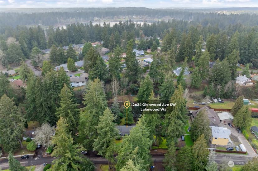 Property photo for 12624 Glenwood Avenue Sw, Lakewood photo 35