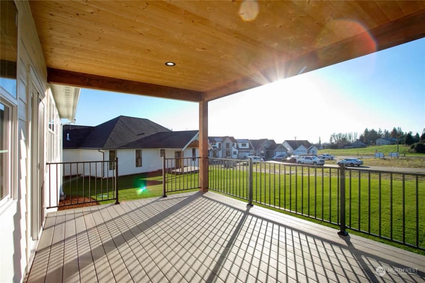 Property photo for 2015 Monteview Court, Lynden photo 36