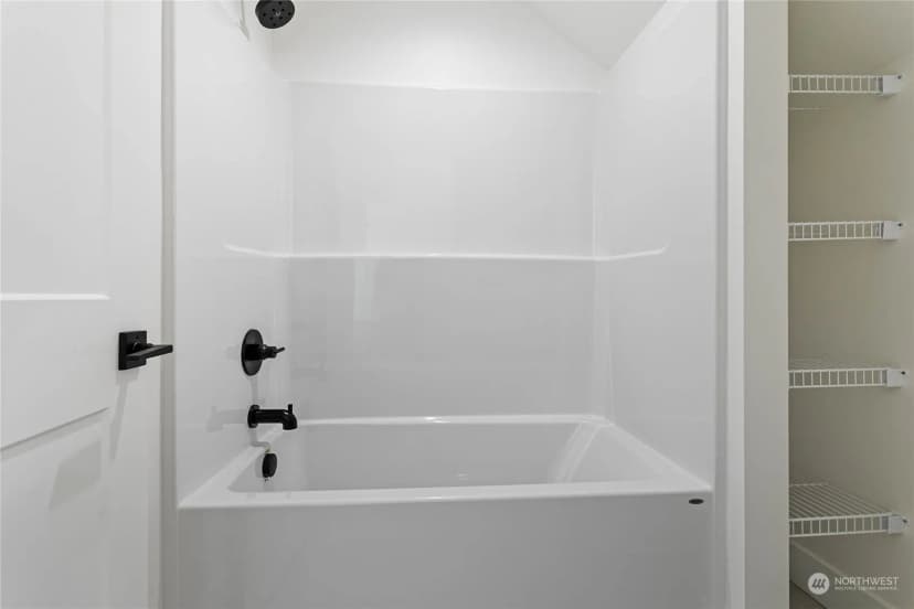 Property photo for 2015 Monteview Court, Lynden photo 28