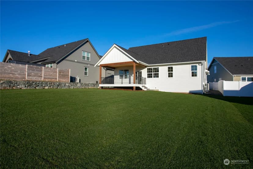 Property photo for 2015 Monteview Court, Lynden photo 37
