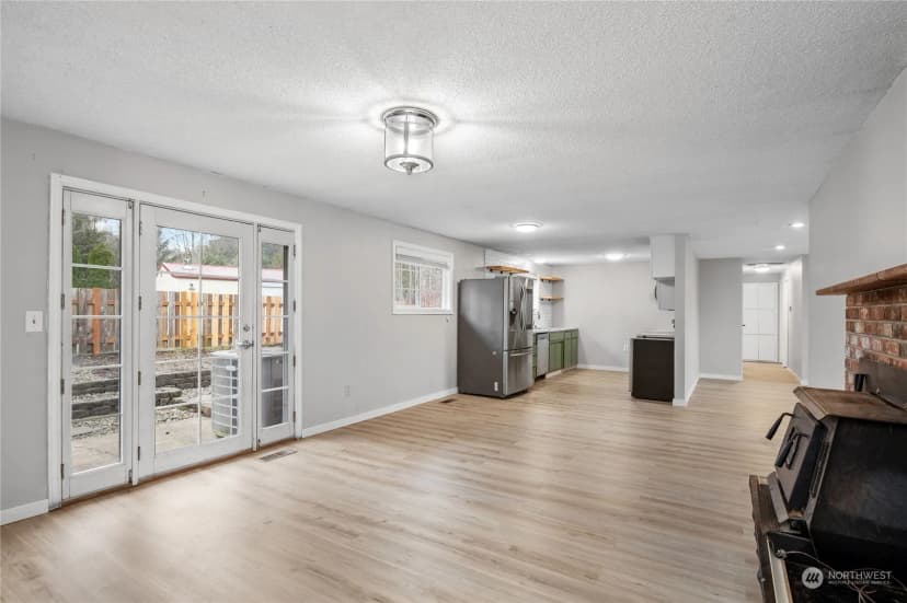 Property photo for 921 Val Vista Drive, Montesano photo 14