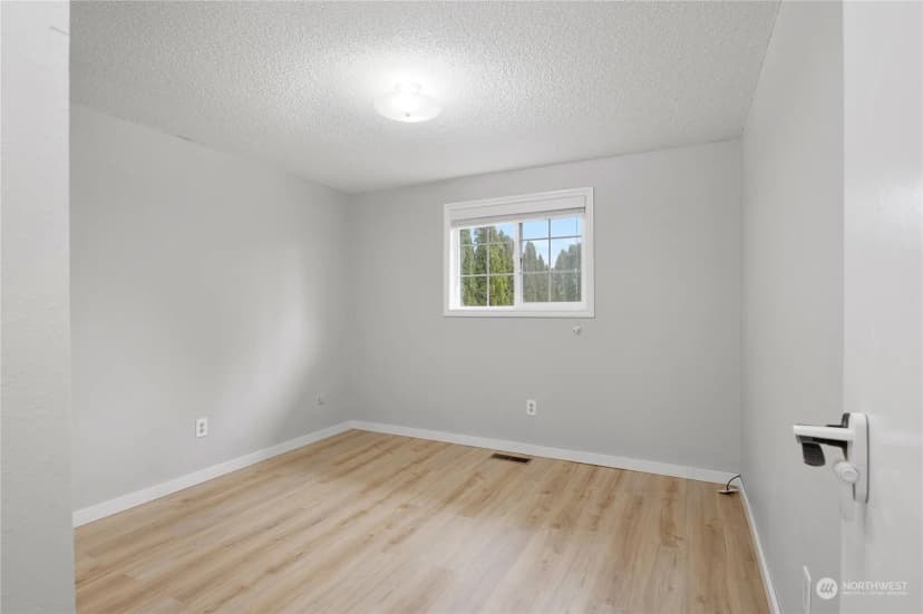 Property photo for 921 Val Vista Drive, Montesano photo 21