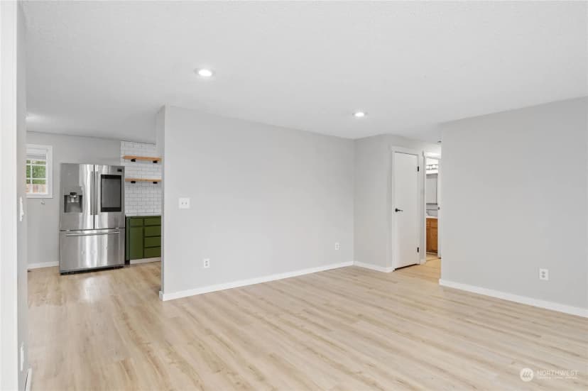 Property photo for 921 Val Vista Drive, Montesano photo 4
