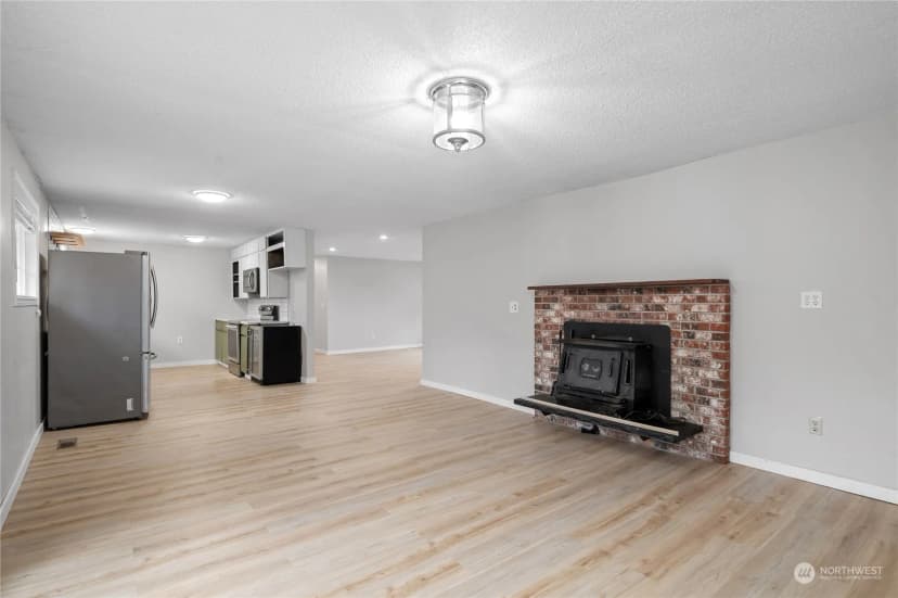 Property photo for 921 Val Vista Drive, Montesano photo 13