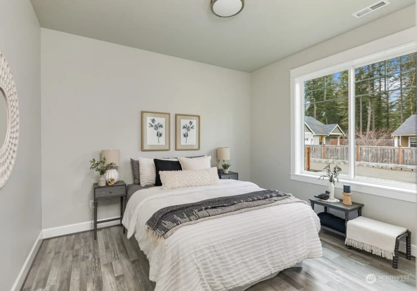 Property photo for 10516 Interlaaken Drive Sw, Lakewood photo 16