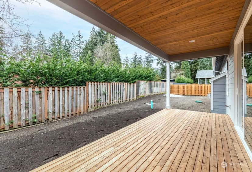 Property photo for 10516 Interlaaken Drive Sw, Lakewood photo 6