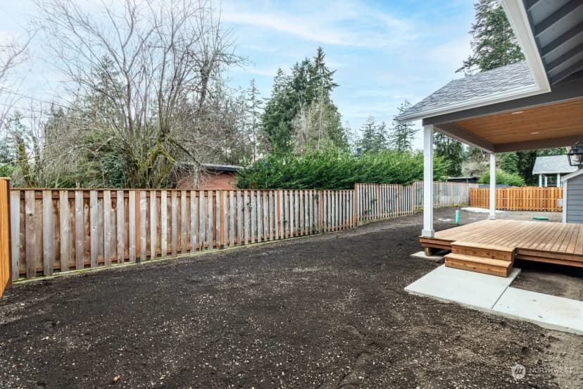 Property photo for 10516 Interlaaken Drive Sw, Lakewood photo 4