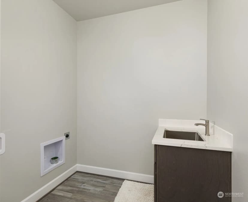 Property photo for 10516 Interlaaken Drive Sw, Lakewood photo 14